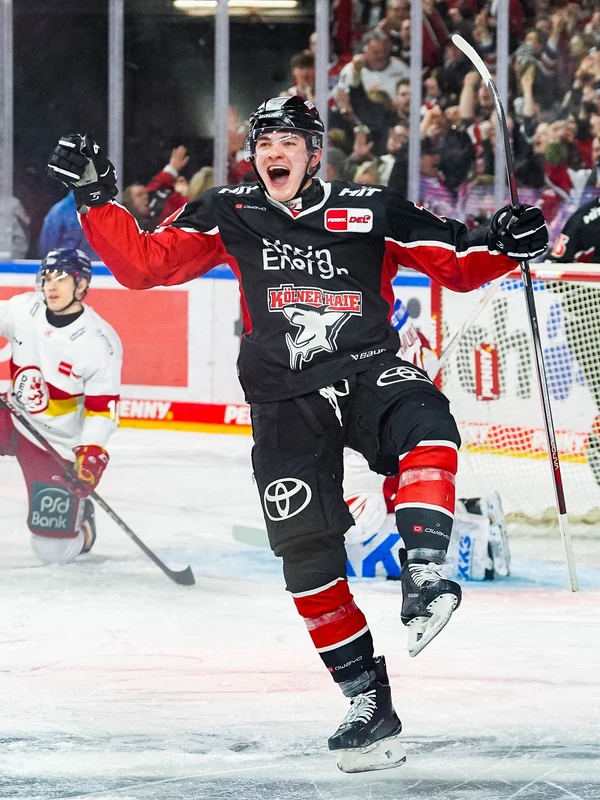 Kölner Haie feiern nächsten Derby-Sieg.